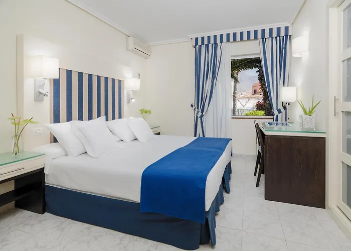 فندق أتش10 لاس بالميراس 4*