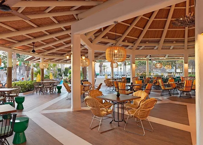 أتش10 لاس بالميراس فندق