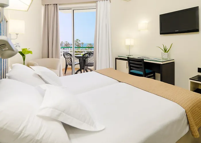 H10 Palmeras Hotel 4*